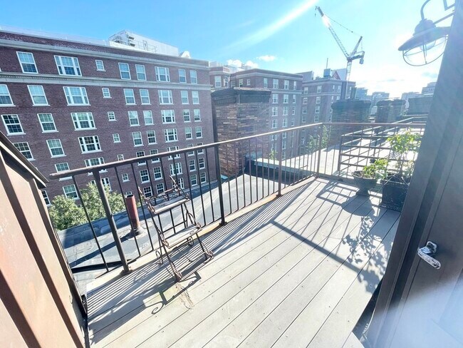 Building Photo - 29 Bay State Rd