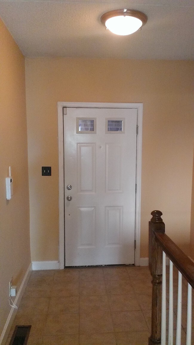 Building Photo - 3900 Chesterwood Dr