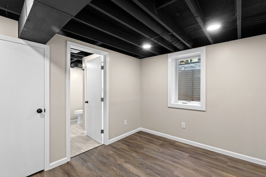 Building Photo - 1411 Caulks Hill Rd
