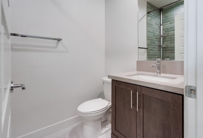 Building Photo - Mira Mesa 3 Bedroom Townhome!