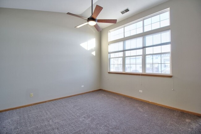 Building Photo - 2427 Sheehan Dr