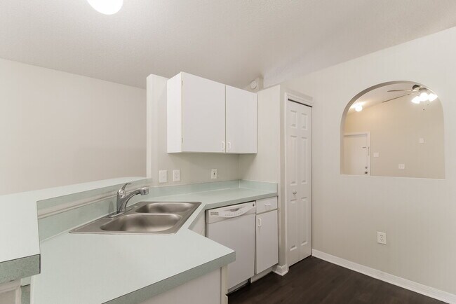 Building Photo - 12738 Parkbury Dr