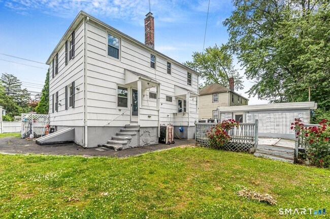 Building Photo - 591 Pearl Harbor St