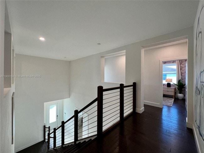 Building Photo - 11 NW 122nd Ave