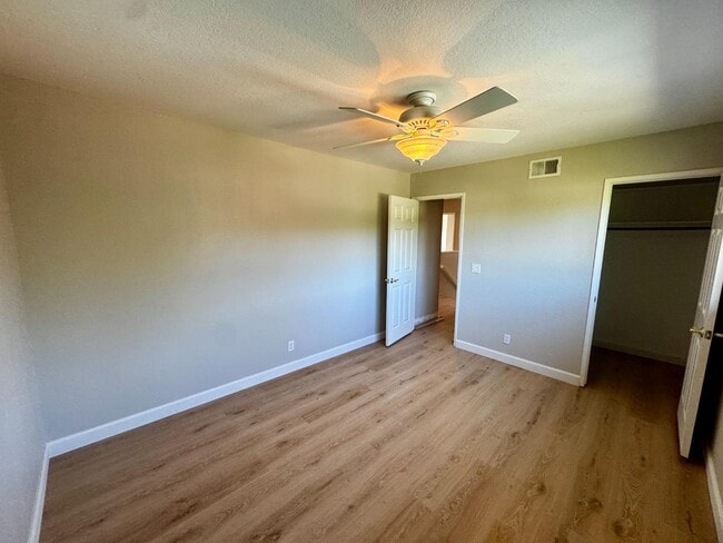 Building Photo - 1318 Deb Ct