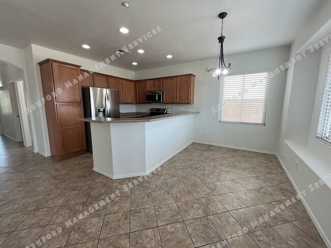Building Photo - BEAUTIFUL 3 BEDROOM 2 BATHROOM HOUSE FOR R...