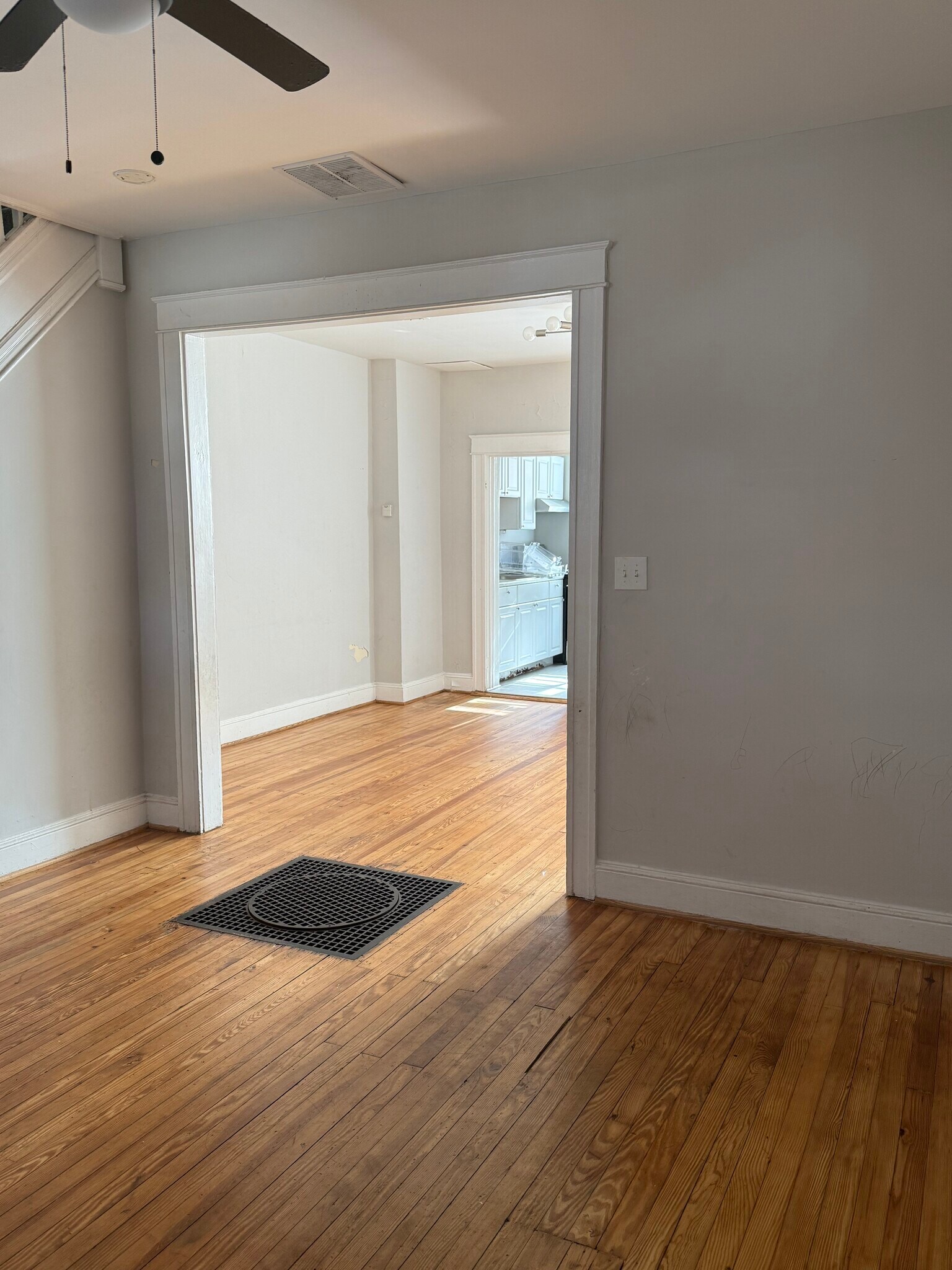 Building Photo - 741 Melville Ave