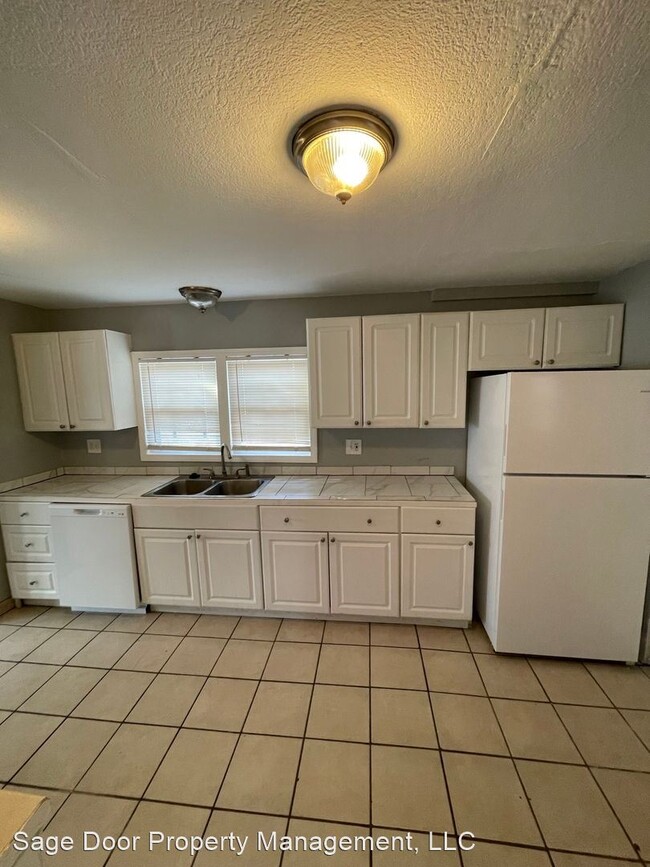 Building Photo - 3 br, 2 bath House - 2420 E 51st Street