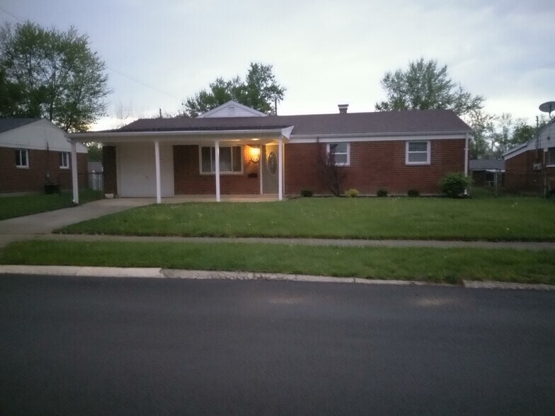 Building Photo - 218 Crosswell Ave