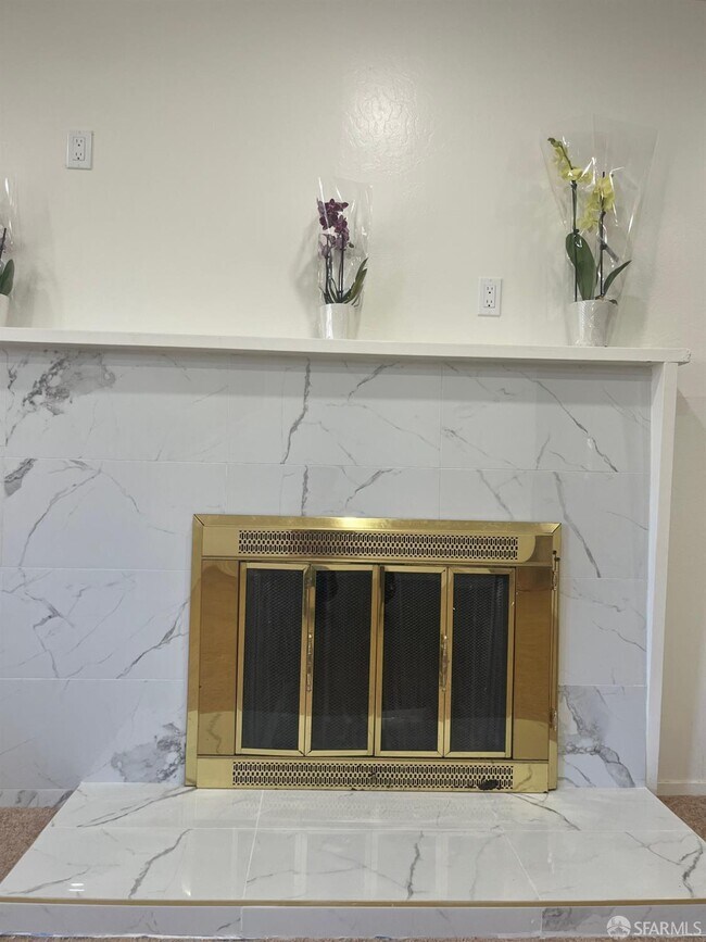 Building Photo - 5880 Olinda Rd