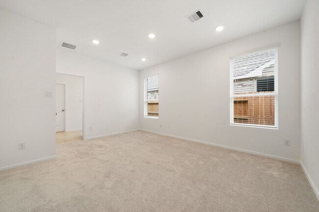 Building Photo - 6742 Sunset Velvet Dr