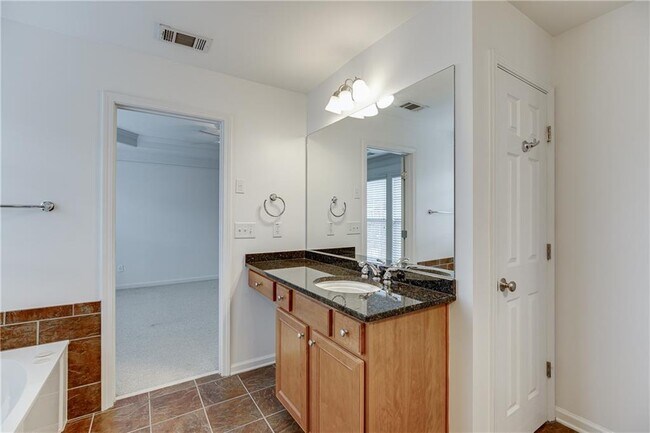 Building Photo - 2777 Loftview Square