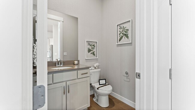 Building Photo - Mangold831 (KC-LN)