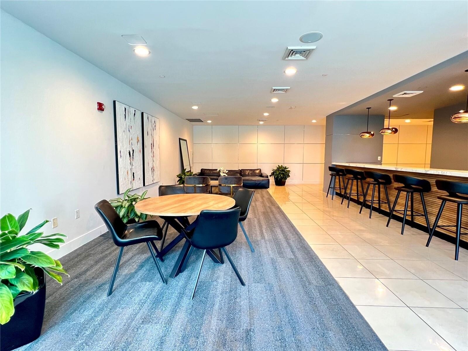 Building Photo - 1250 S Miami Ave