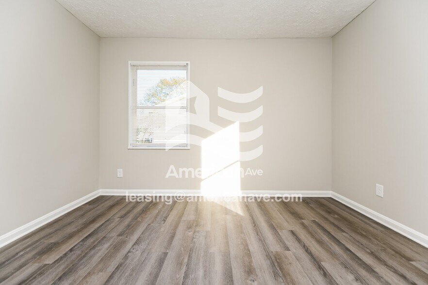 Building Photo - 119 Astor St