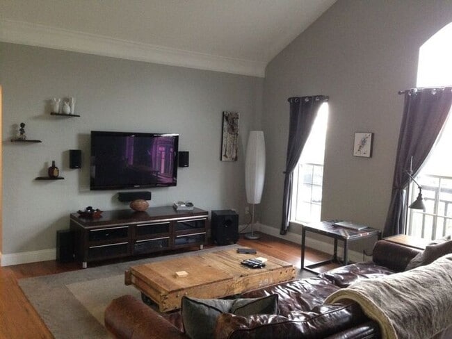Building Photo - Manor of Craughwell Condo!