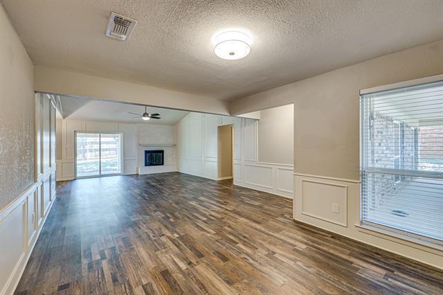 Building Photo - 2101 Warwick Dr