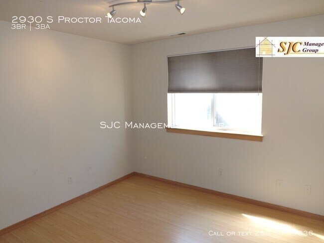 Building Photo - 3 bedroom 2.5 bath Townhome condo for rent