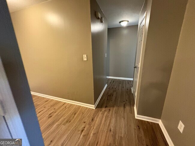 Building Photo - 1701 Claxton Dairy Rd