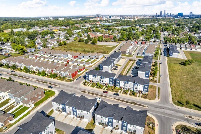 Building Photo - 315 Steeples Blvd