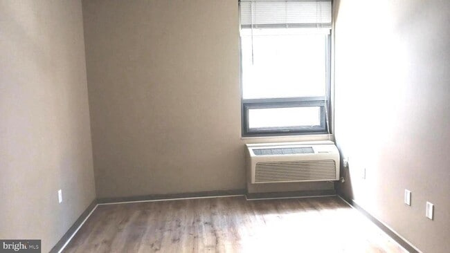 Building Photo - 815 Arch St