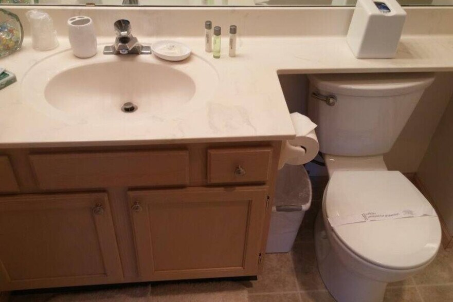 Building Photo - 305 Nautilus Dr