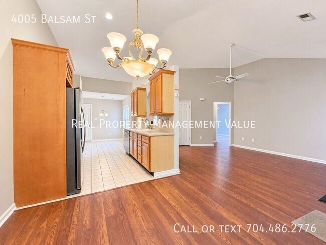 Building Photo - 4005 Balsam St