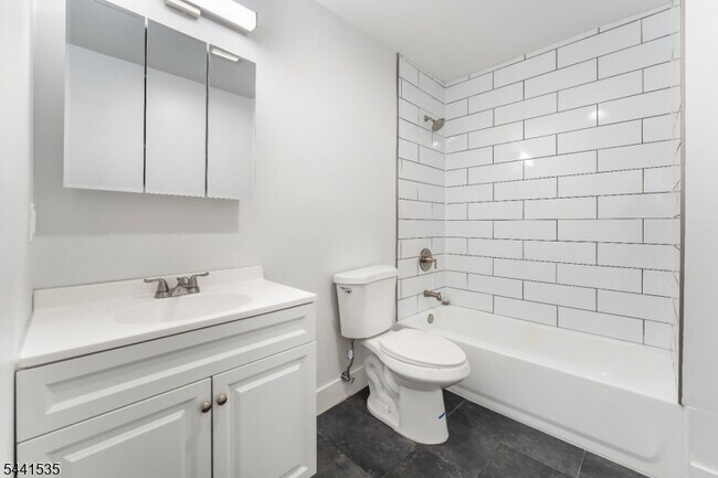 Building Photo - 83 1st St
