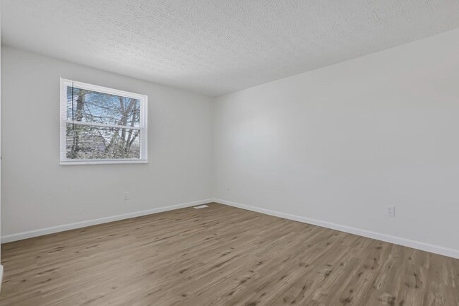 Building Photo - 874 Hilton Dr