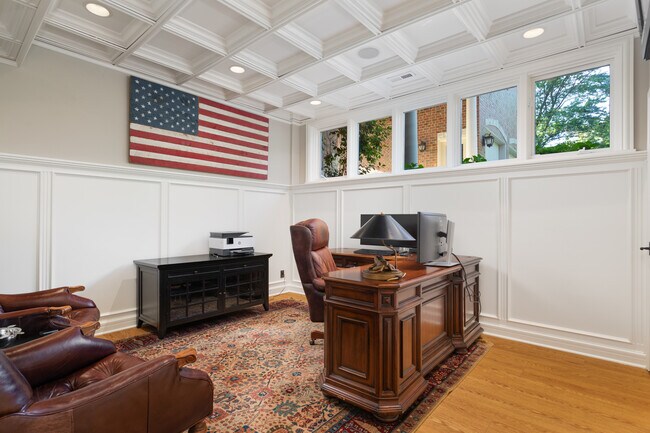 Building Photo - 1091 Johnson Dr