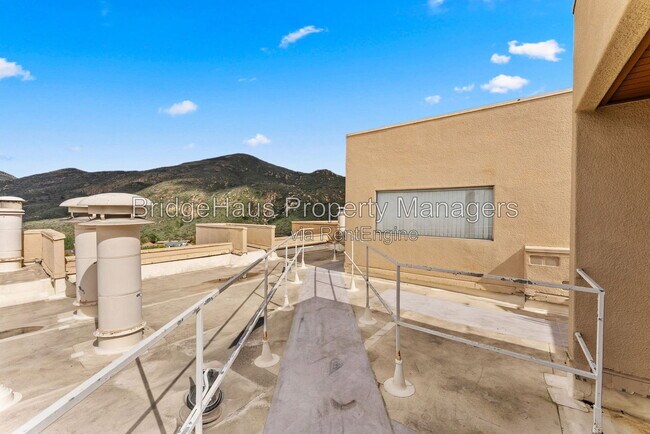 Building Photo - 7225 Navajo Rd