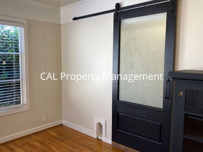 Building Photo - Stylish South Salinas Home | 2 Bed / 1.5 Bath | 1,370 sq ft