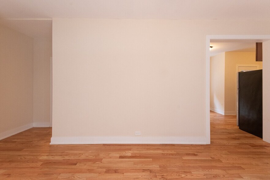 Building Photo - 3732 N Pine Grove Ave