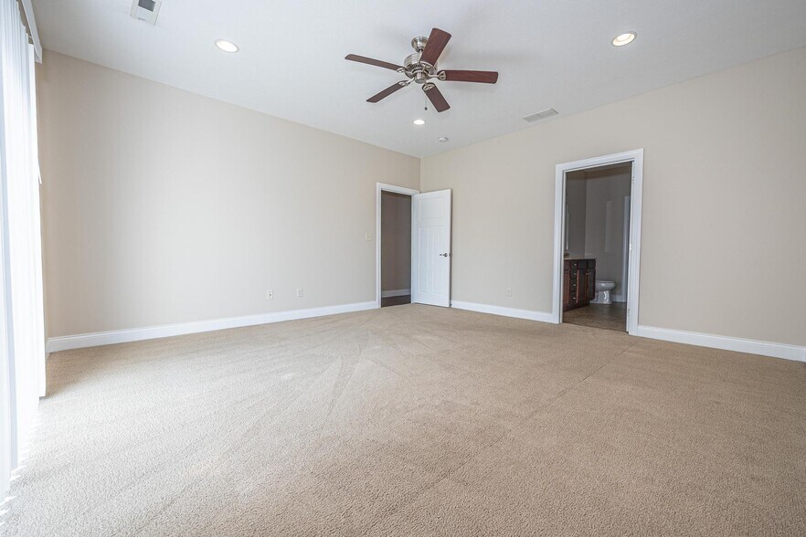 Building Photo - 4463 Downey St