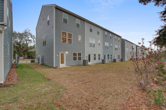 Building Photo - 1237 Tice Ln