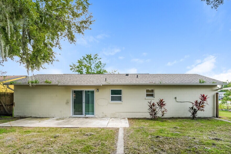 Building Photo - 2426 Sable Dr