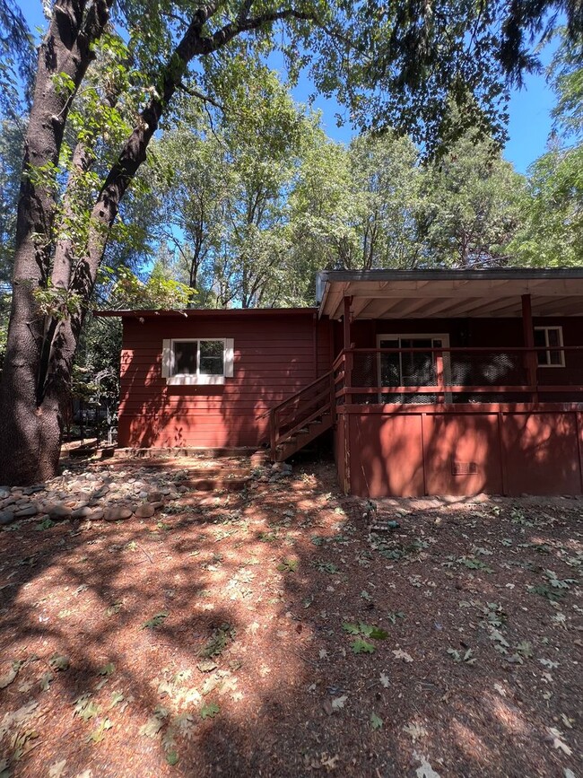 Building Photo - Magalia Home for rent, 1 car garage, 2 bed...