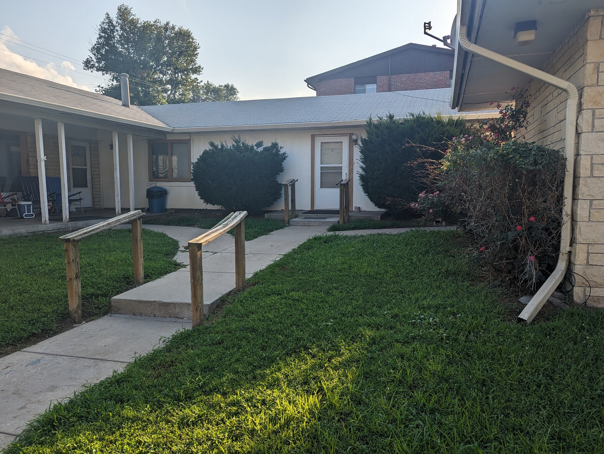 Building Photo - 4945 Walker Ave