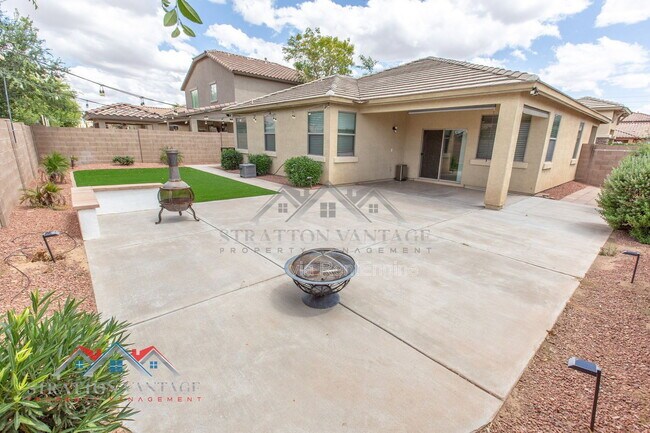 Building Photo - 3068 E Ravenswood Dr