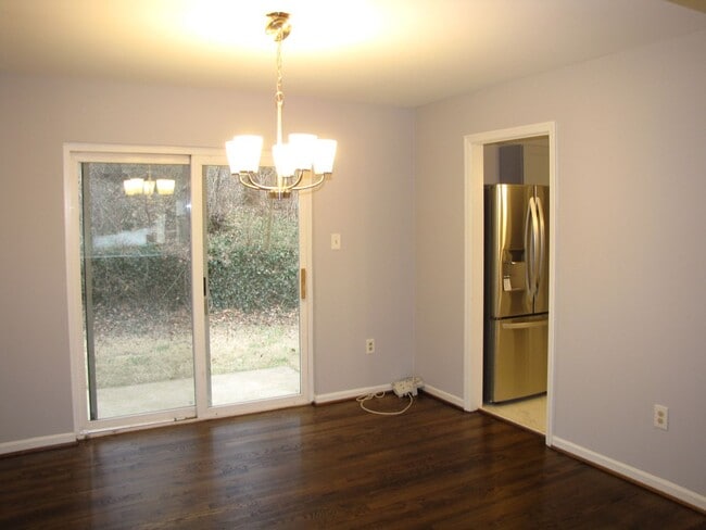 Building Photo - Renovated 4 level single family home in Ki...