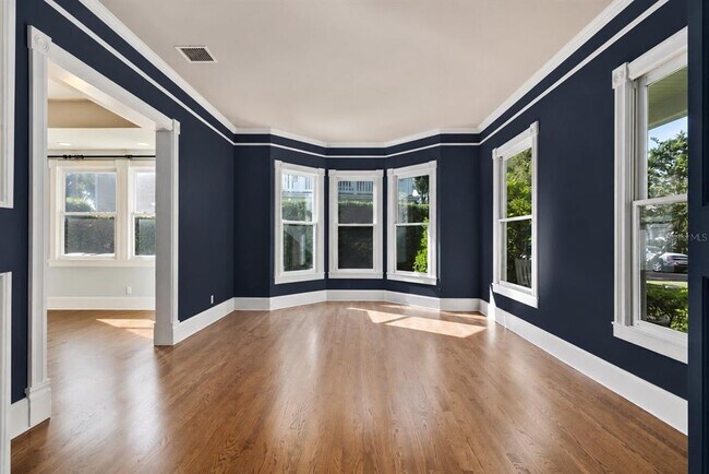 Building Photo - 1119 Belleaire Cir
