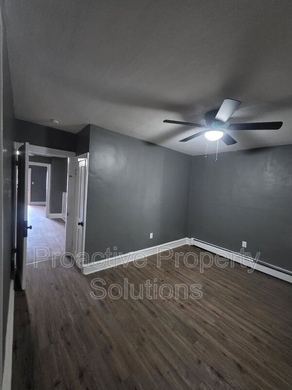 Building Photo - 532 Alder St