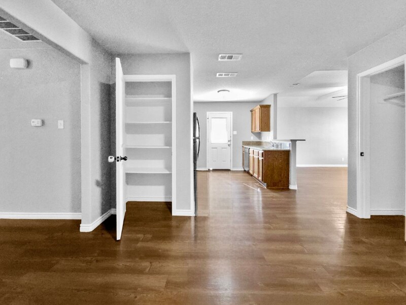 Building Photo - 511 Kacie Dr
