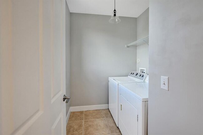 Building Photo - 1861 Coral Heights Blvd