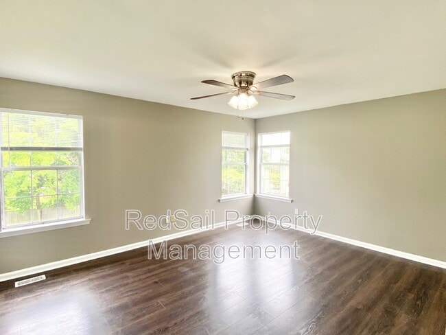Building Photo - 6205 Calvert Ct