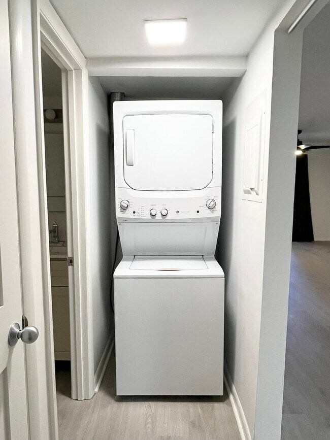 Building Photo - 2 bed/2 bath Windsor Crossing Condo