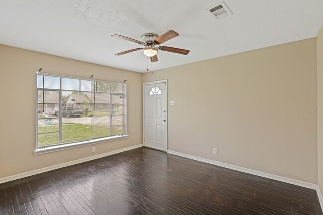 Building Photo - 9315 Laura Koppe Rd