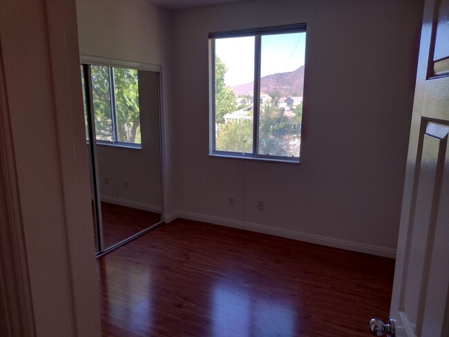 Building Photo - Bernardo Vista Del Lago