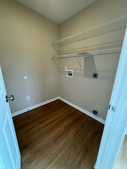 Building Photo - 4512 E Walkerton Rd