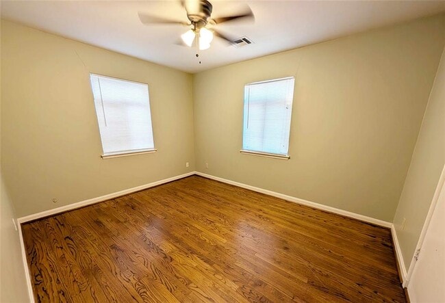 Building Photo - 2105 Westchester Dr